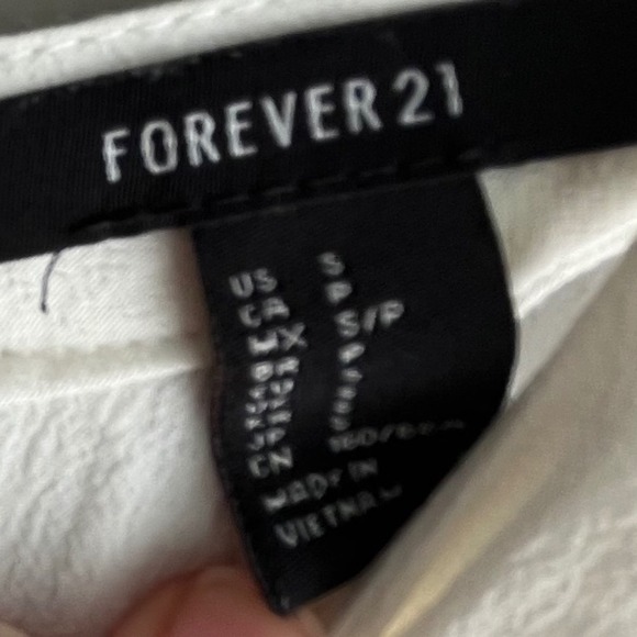 Forever 21 White Romper Halter Neck Sleeveless Lace Trim Flowy Casual Summer - Picture 8 of 12